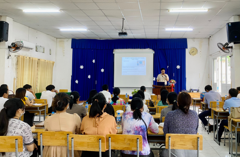 Tập huấn triển khai công tác Giám thị Kỳ thi chứng chỉ tiếng Anh Cambridge tại Bình Dương